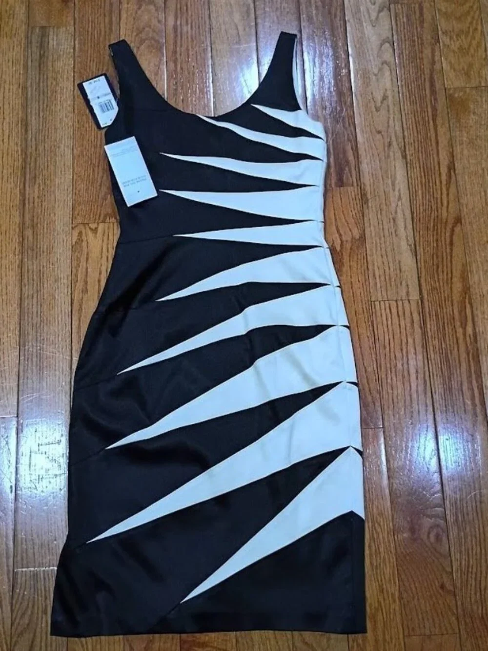 Jax Black & White Sleeveless Bodycon Dress Size 6 With Tags - Picture 3 of 13